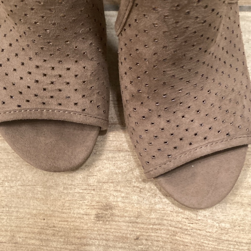 Universal Thread Taupe Peep Toe Perforated Ankle Booties - Picture 5 of 9